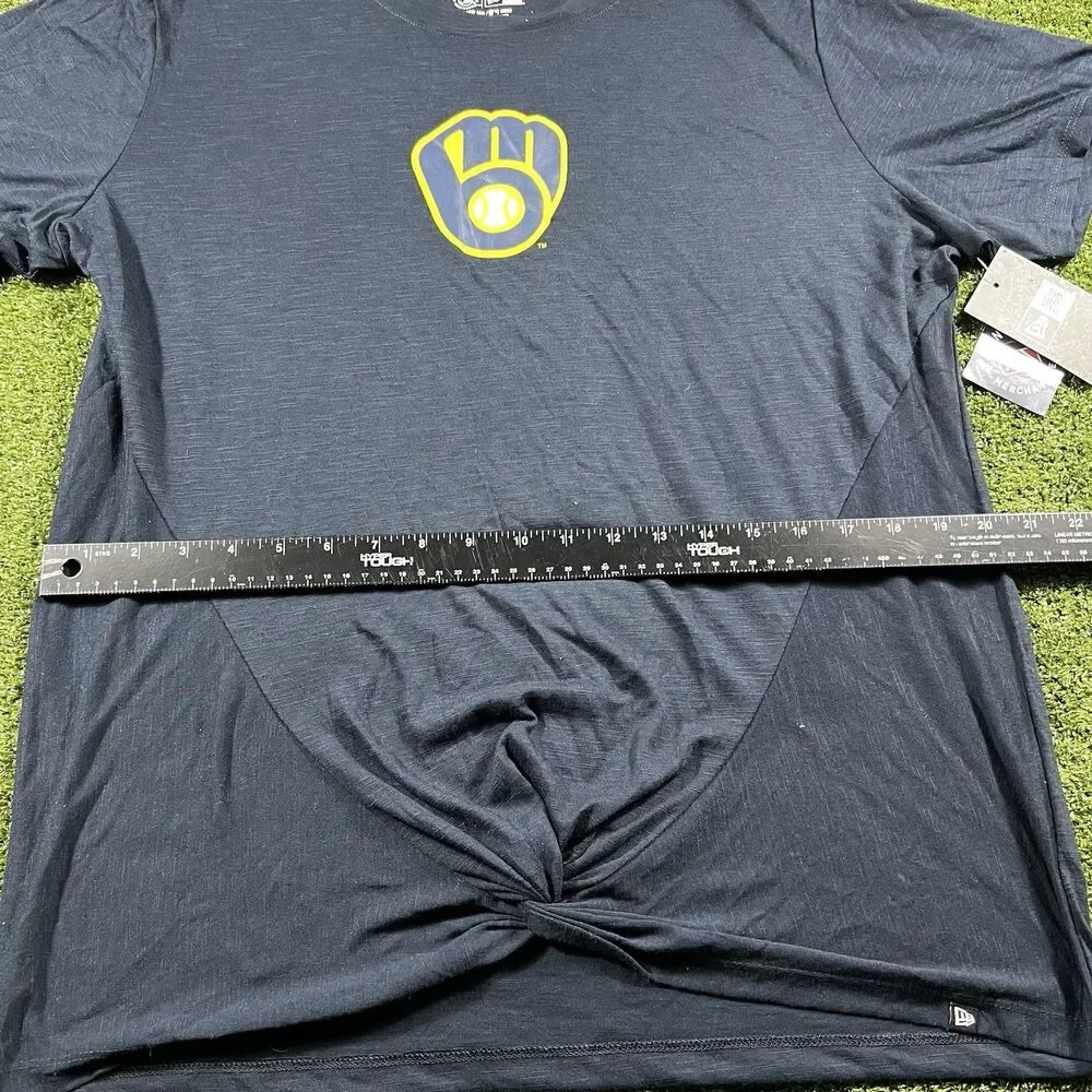 New Era Women’s Milwaukee Brewers Graphic Knot Twist Short Sleeve Shirt 1X NWT